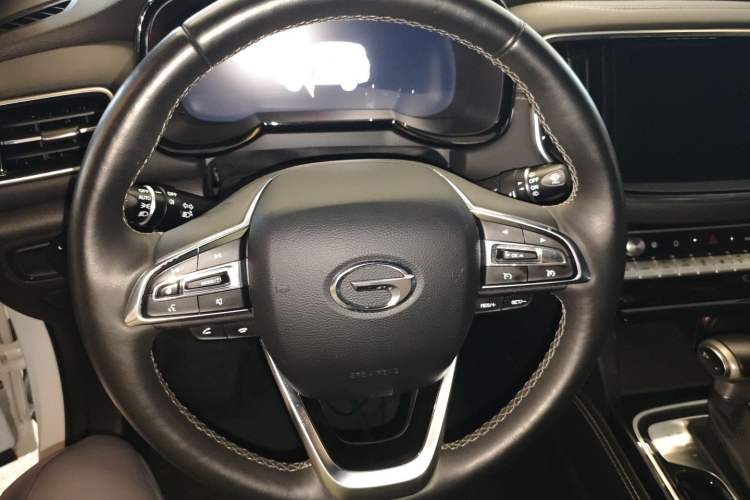 Used GAC Trumpchi GS8 2020 GS8S 390T Two-Wheel Drive Luxury Smart Connectivity Version Steering Wheel