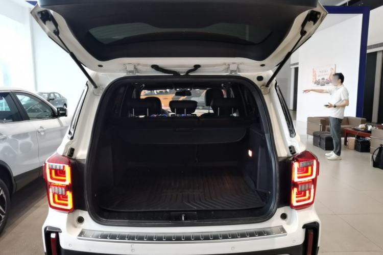Used GAC Trumpchi GS8 2020 GS8S 390T Two-Wheel Drive Luxury Smart Connectivity Version Trunk