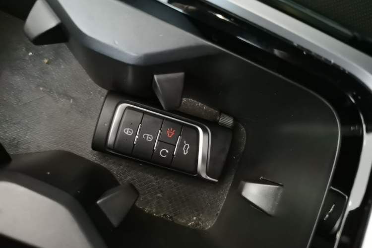 Used GAC Trumpchi GS8 2020 GS8S 390T Two-Wheel Drive Luxury Smart Connectivity Version Vehicle Key