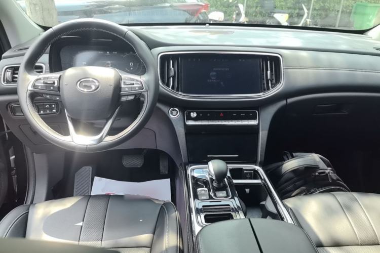 Used GAC Trumpchi GS8 2021 390T Two-Wheel-Drive Dark Knight Edition Center Console