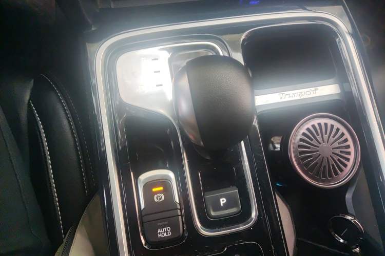 Used GAC Trumpchi GS8 2021 390T Two-Wheel-Drive Dark Knight Edition Gear Lever
