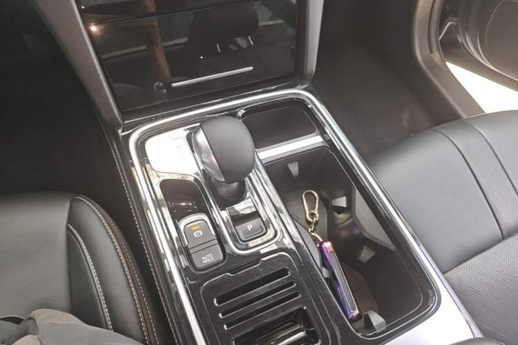 Used GAC Trumpchi GS8 2021 390T Two-Wheel-Drive Dark Knight Edition Gear Lever