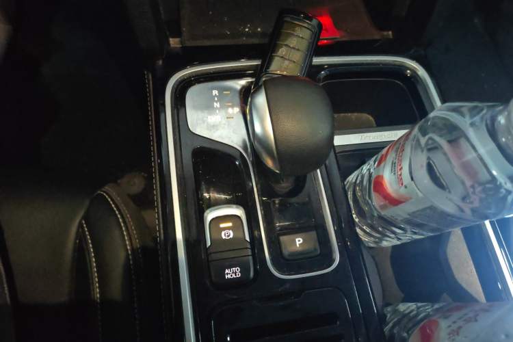 Used GAC Trumpchi GS8 2021 390T Two-Wheel-Drive Dark Knight Edition Gear Lever