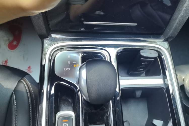Used GAC Trumpchi GS8 2021 390T Two-Wheel-Drive Dark Knight Edition Gear Lever