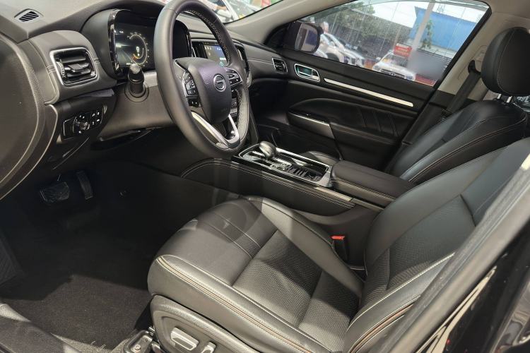 Used GAC Trumpchi GS8 2021 390T Two-Wheel-Drive Dark Knight Edition Interior 2