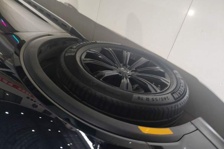 Used GAC Trumpchi GS8 2021 390T Two-Wheel-Drive Dark Knight Edition Left Front Wheel Hub