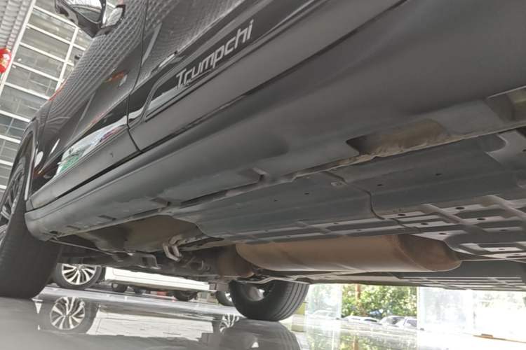 Used GAC Trumpchi GS8 2021 390T Two-Wheel-Drive Dark Knight Edition Left Side Sill