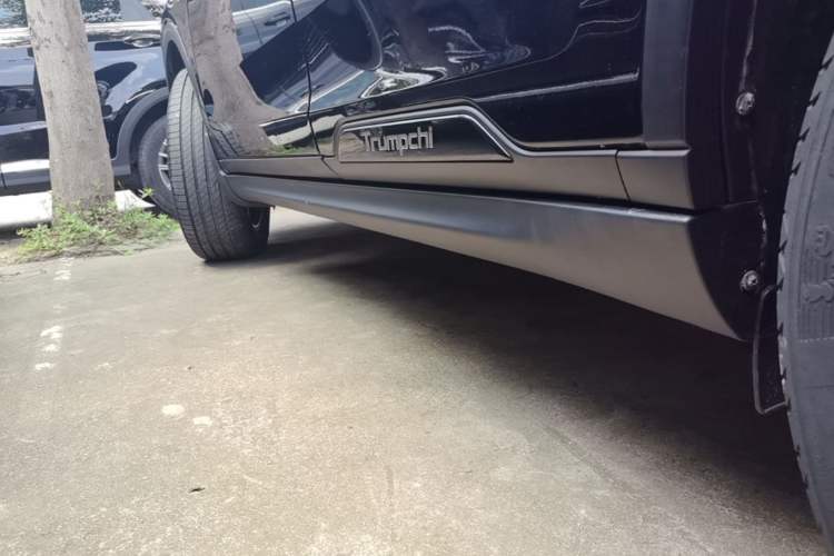 Used GAC Trumpchi GS8 2021 390T Two-Wheel-Drive Dark Knight Edition Left Side Sill