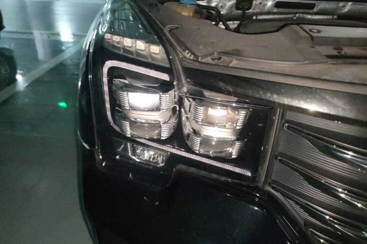 Used GAC Trumpchi GS8 2021 390T Two-Wheel Drive Luxury Smart Connect & Drive Edition (7 Seats) Right Front Headlight