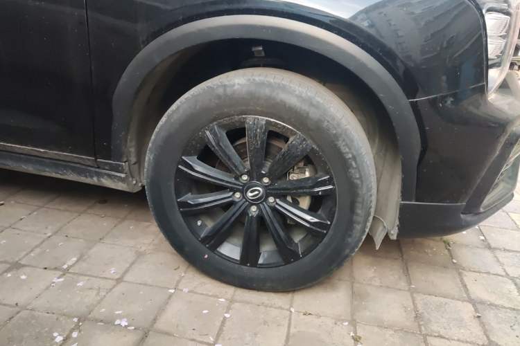 Used GAC Trumpchi GS8 2021 390T Two-Wheel-Drive Dark Knight Edition Right Front Wheel Hub