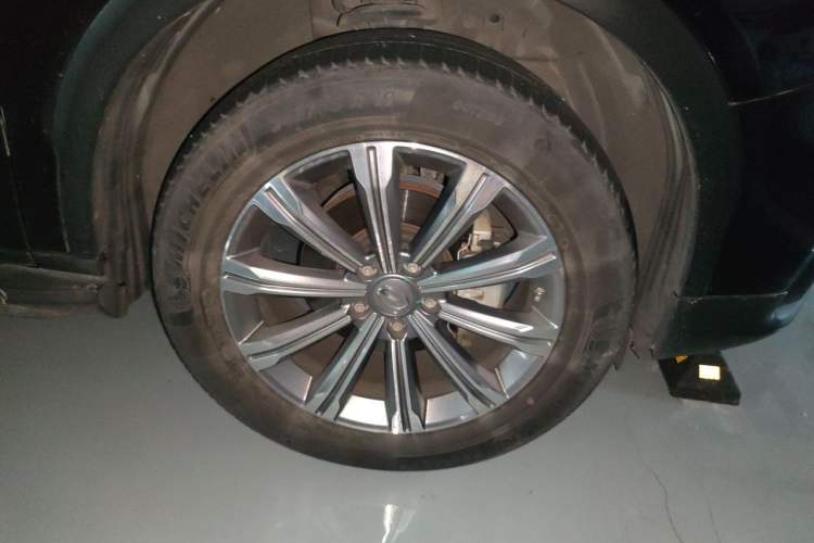 Used GAC Trumpchi GS8 2021 390T Two-Wheel Drive Luxury Smart Connect & Drive Edition (7 Seats) Right Front Wheel Hub