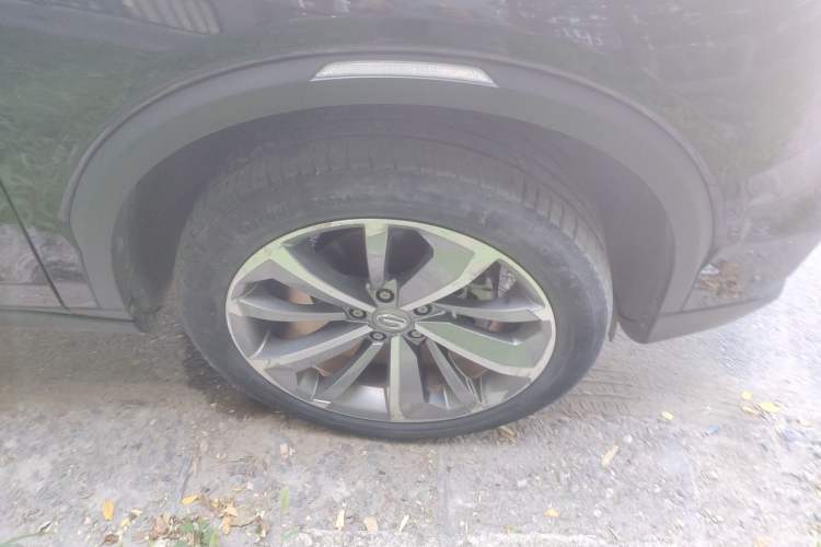 Used GAC Trumpchi GS8 2021 390T Two-Wheel Drive Luxury Smart Connect & Drive Edition (7 Seats) Right Front Wheel Hub