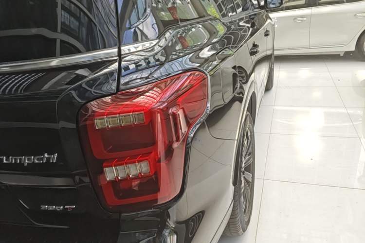 Used GAC Trumpchi GS8 2021 390T Two-Wheel-Drive Dark Knight Edition Right Rear Taillight