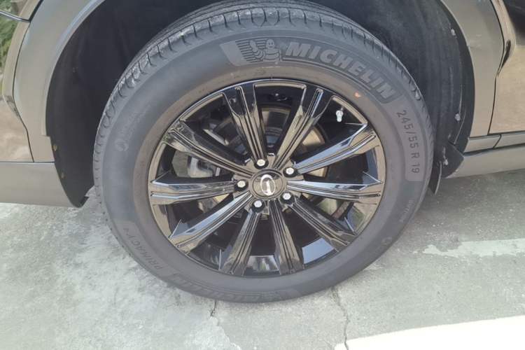 Used GAC Trumpchi GS8 2021 390T Two-Wheel-Drive Dark Knight Edition Right Rear Wheel Hub