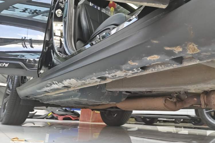Used GAC Trumpchi GS8 2021 390T Two-Wheel-Drive Dark Knight Edition Right Side Sill