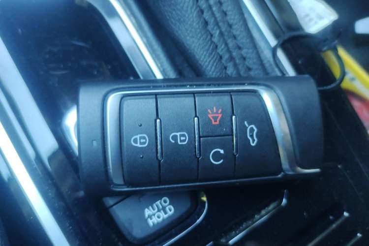 Used GAC Trumpchi GS8 2021 390T Two-Wheel Drive Luxury Smart Connect & Drive Edition (7 Seats) Vehicle Key