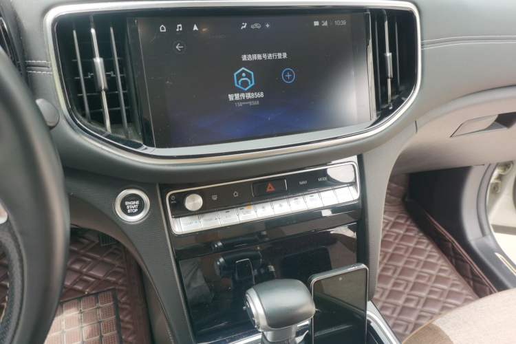 Used GAC Trumpchi GS8 2021 390T Two-Wheel Drive Luxury Smart Connect & Drive Edition (7 Seats) Audio And AC Panel