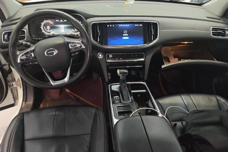 Used GAC Trumpchi GS8 2021 390T Two-Wheel Drive Luxury Smart Connect & Drive Edition (7 Seats) Center Console