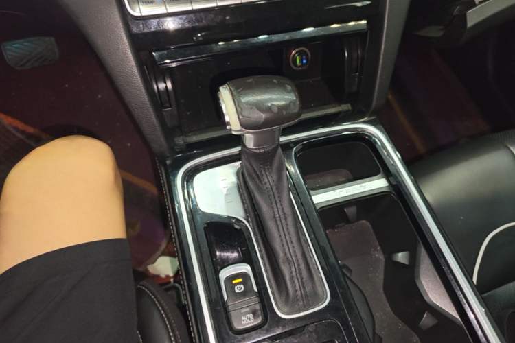Used GAC Trumpchi GS8 2021 390T Two-Wheel Drive Luxury Smart Connect & Drive Edition (7 Seats) Gear Lever