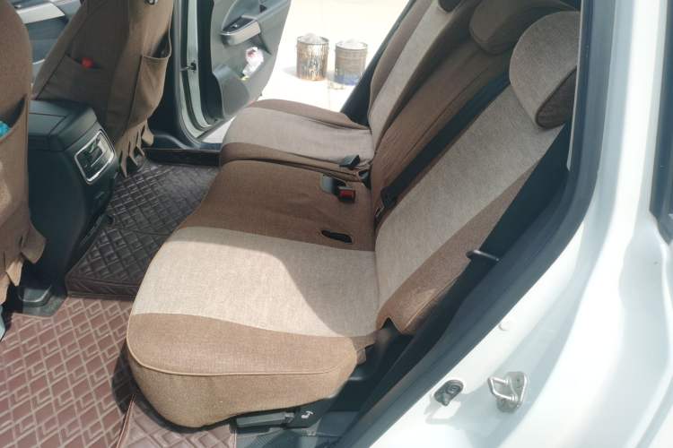 Used GAC Trumpchi GS8 2021 390T Two-Wheel Drive Luxury Smart Connect & Drive Edition (7 Seats) Left Rear Seat