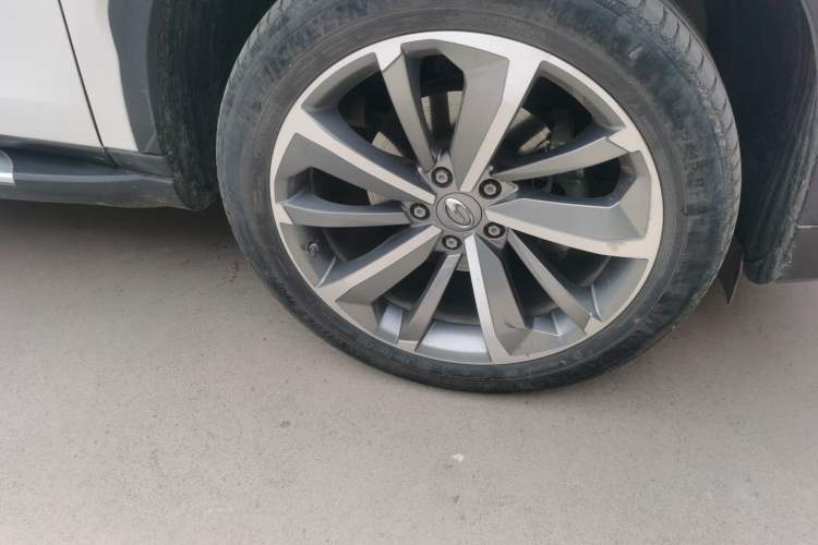 Used GAC Trumpchi GS8 2021 390T Two-Wheel Drive Luxury Smart Connect & Drive Edition (7 Seats) Right Front Wheel Hub