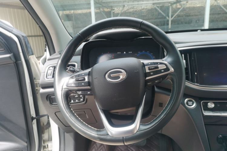 Used GAC Trumpchi GS8 2021 390T Two-Wheel Drive Luxury Smart Connect & Drive Edition (7 Seats) Steering Wheel