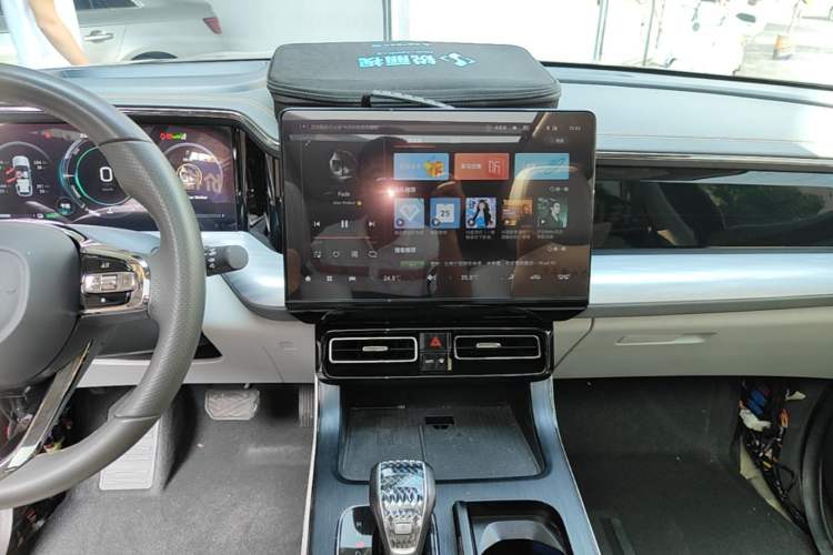 Used GAC Trumpchi GS8 2022 Double-Energy Series 2.0TM Four-Wheel Drive Premium Edition (7 Seats) Audio And AC Panel