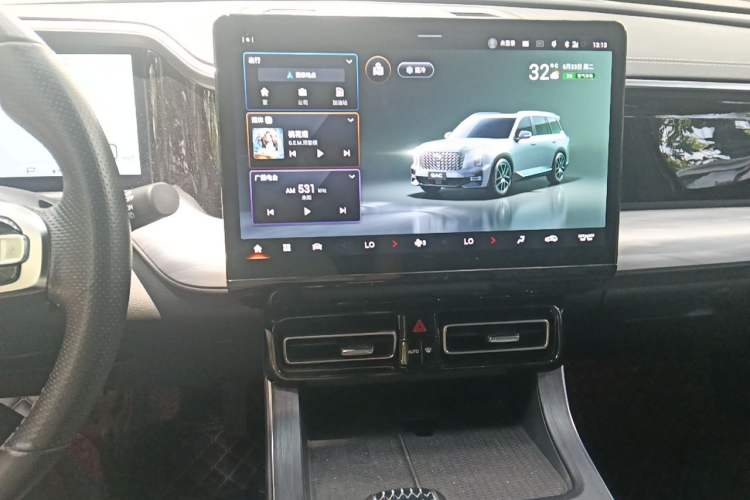 Used GAC Trumpchi GS8 2022 Flagship Series 2.0 TGDI Four-Wheel Drive Luxury Smart Connectivity Version (7 Seats) Audio And AC Panel