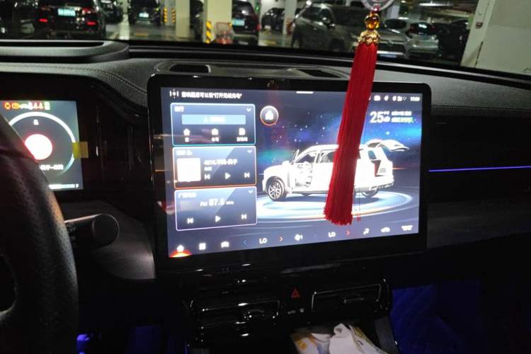 Used GAC Trumpchi GS8 2022 Dual-Engine Series 2.0TM Two-Wheel Drive Prestige Edition (7 Seats) Audio And AC Panel