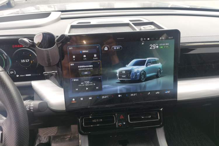 Used GAC Trumpchi GS8 2022 Dual-Engine Series 2.0TM Two-Wheel Drive Prestige Edition (7 Seats) Audio And AC Panel