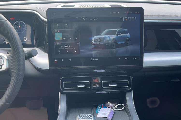 Used GAC Trumpchi GS8 2022 Linghang Series 2.0 TGDI Two-Wheel-Drive Luxury Smart Connectivity Version (7 Seats) Audio And AC Panel