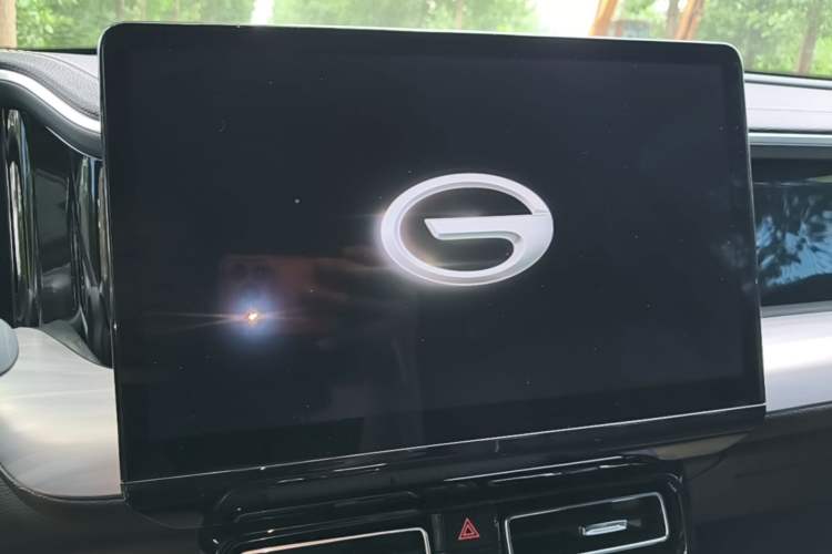 Used GAC Trumpchi GS8 2022 LINGHANG Series 2.0 TGDI Two-Wheel-Drive Luxury Edition (7 Seats) Audio And AC Panel