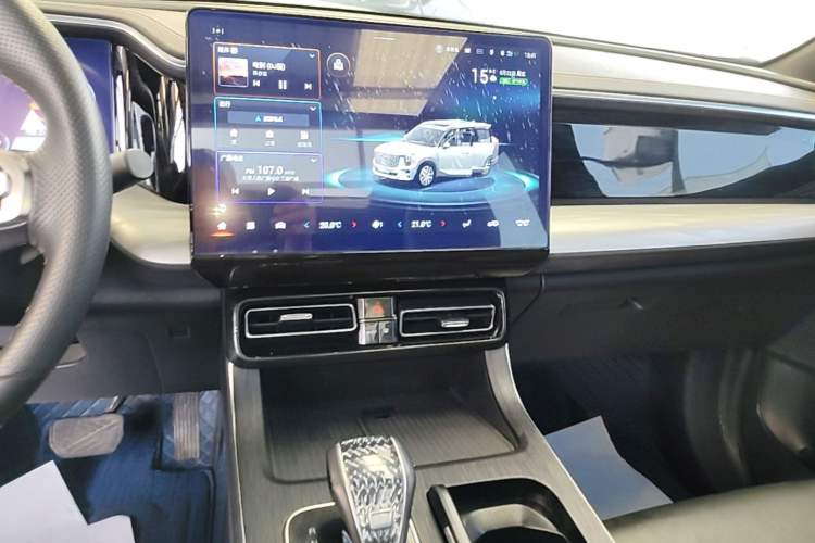 Used GAC Trumpchi GS8 2022 Flagship Series 2.0 TGDI Four-Wheel Drive Luxury Smart Connectivity Version (7 Seats) Audio And AC Panel