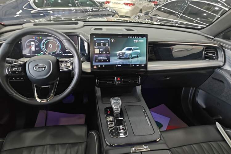 Used GAC Trumpchi GS8 2022 Dual-Engine Series 2.0TM Two-Wheel Drive Prestige Edition (7 Seats) Audio And AC Panel