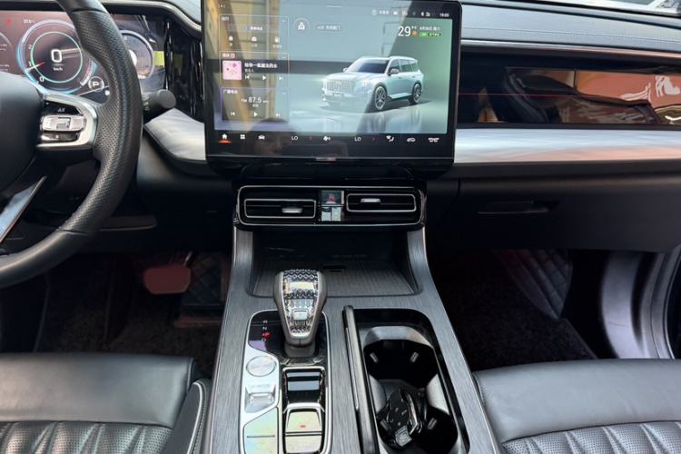 Used GAC Trumpchi GS8 2022 Linghang Series 2.0 TGDI Two-Wheel-Drive Luxury Smart Connectivity Version (7 Seats) Audio And AC Panel