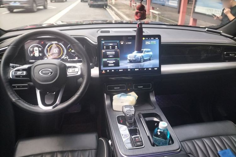 Used GAC Trumpchi GS8 2022 LINGHANG Series 2.0 TGDI Two-Wheel-Drive Luxury Edition (7 Seats) Center Console