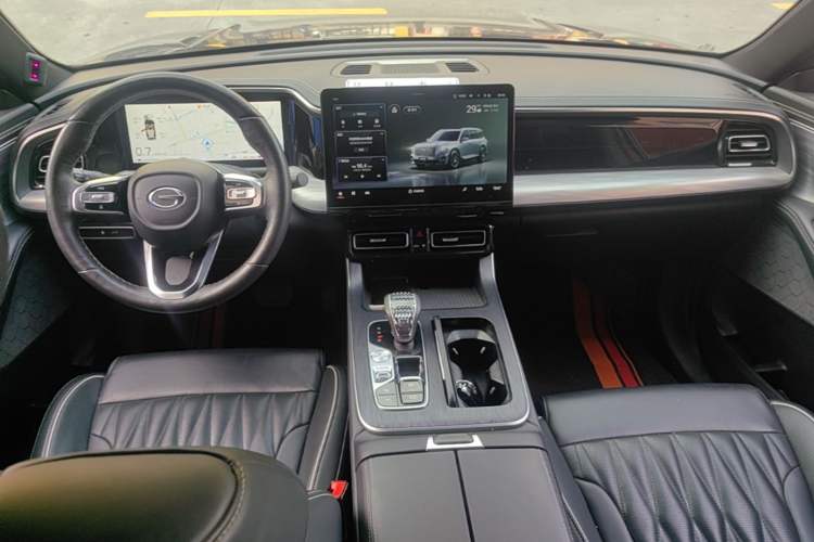 Used GAC Trumpchi GS8 2022 Flagship Series 2.0 TGDI Two-Wheel-Drive Prestige Edition (7 Seats) Center Console