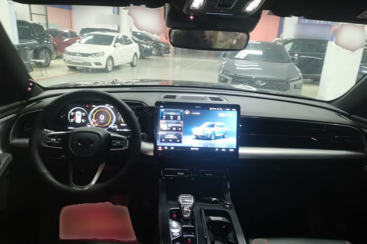 Used GAC Trumpchi GS8 2022 Linghang Series 2.0 TGDI Two-Wheel-Drive Luxury Smart Connectivity Version (7 Seats) Center Console