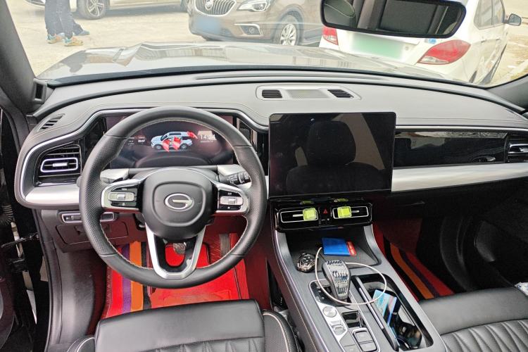 Used GAC Trumpchi GS8 2022 Linghang Series 2.0 TGDI Two-Wheel-Drive Luxury Smart Connectivity Version (7 Seats) Center Console