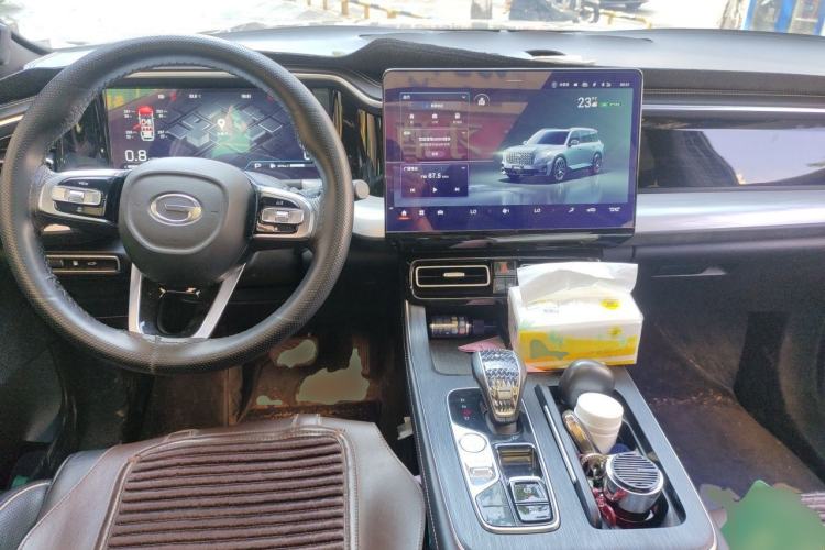 Used GAC Trumpchi GS8 2022 Linghang Series 2.0 TGDI Two-Wheel-Drive Luxury Smart Connectivity Version (7 Seats) Center Console