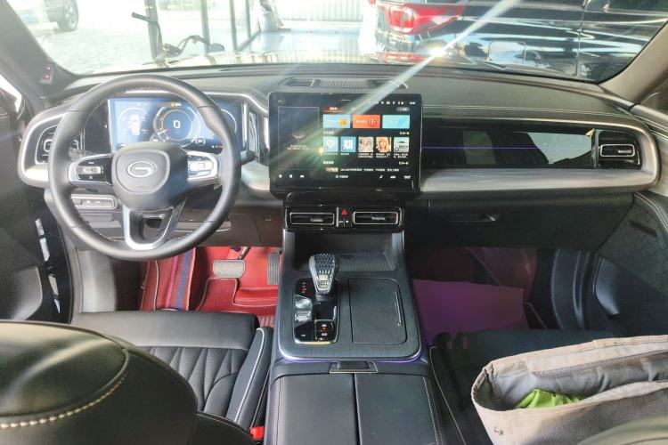 Used GAC Trumpchi GS8 2022 Linghang Series 2.0 TGDI Two-Wheel-Drive Luxury Smart Connectivity Version (7 Seats) Center Console