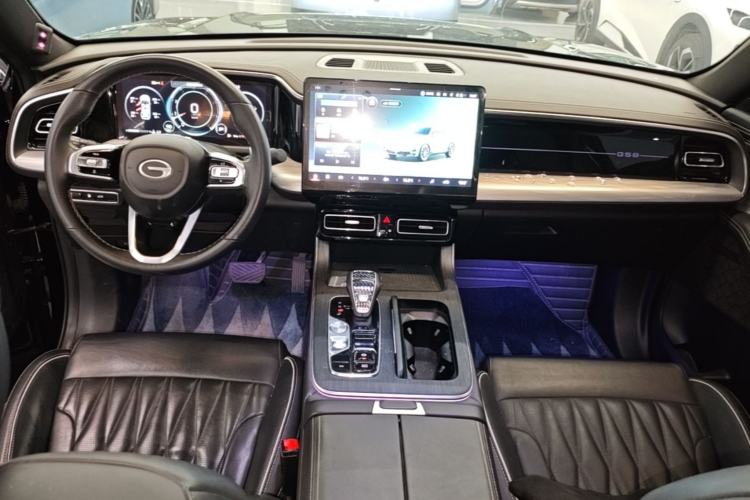 Used GAC Trumpchi GS8 2022 Linghang Series 2.0 TGDI Two-Wheel-Drive Luxury Smart Connectivity Version (7 Seats) Center Console