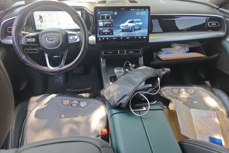 Used GAC Trumpchi GS8 2022 Linghang Series 2.0 TGDI Two-Wheel-Drive Luxury Smart Connectivity Version (7 Seats) Center Console