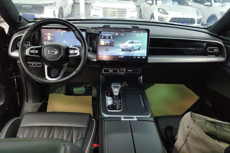 Used GAC Trumpchi GS8 2022 Flagship Series 2.0 TGDI Two-Wheel-Drive Prestige Edition (7 Seats) Center Console