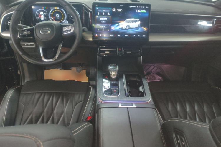 Used GAC Trumpchi GS8 2022 Flagship Series 2.0 TGDI Two-Wheel-Drive Prestige Edition (7 Seats) Center Console