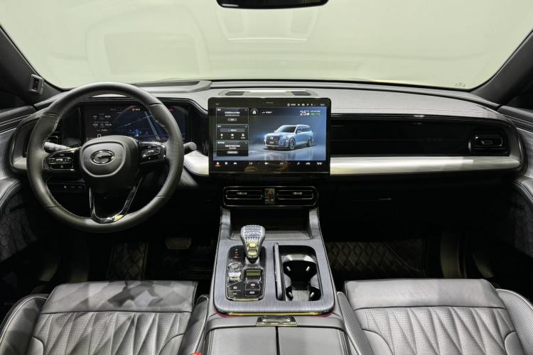 Used GAC Trumpchi GS8 2022 Dual-Engine Series 2.0TM Two-Wheel Drive Prestige Edition (7 Seats) Center Console