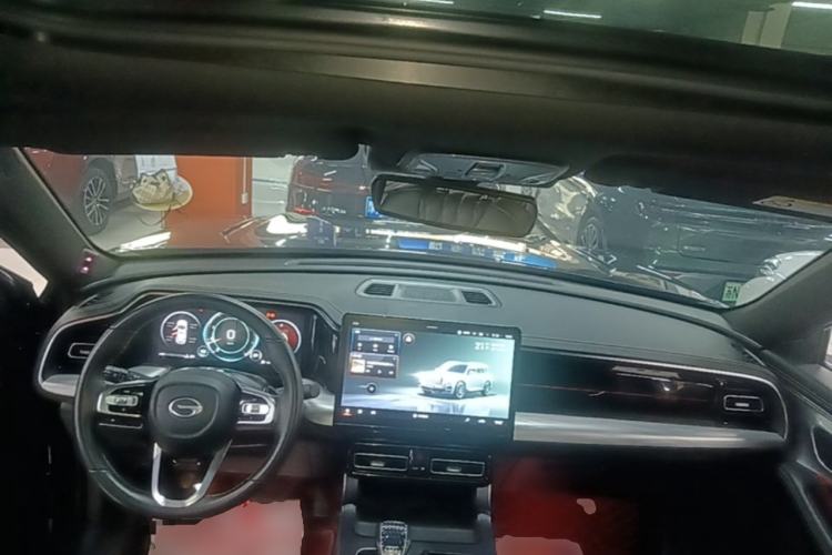 Used GAC Trumpchi GS8 2022 Linghang Series 2.0 TGDI Two-Wheel-Drive Luxury Smart Connectivity Version (7 Seats) Center Console