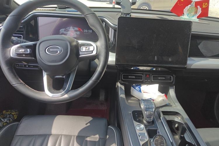Used GAC Trumpchi GS8 2022 Flagship Series 2.0 TGDI Two-Wheel-Drive Prestige Edition (7 Seats) Center Console