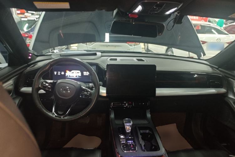Used GAC Trumpchi GS8 2022 Flagship Series 2.0 TGDI All-Wheel-Drive Supreme Edition (6-seater) Center Console