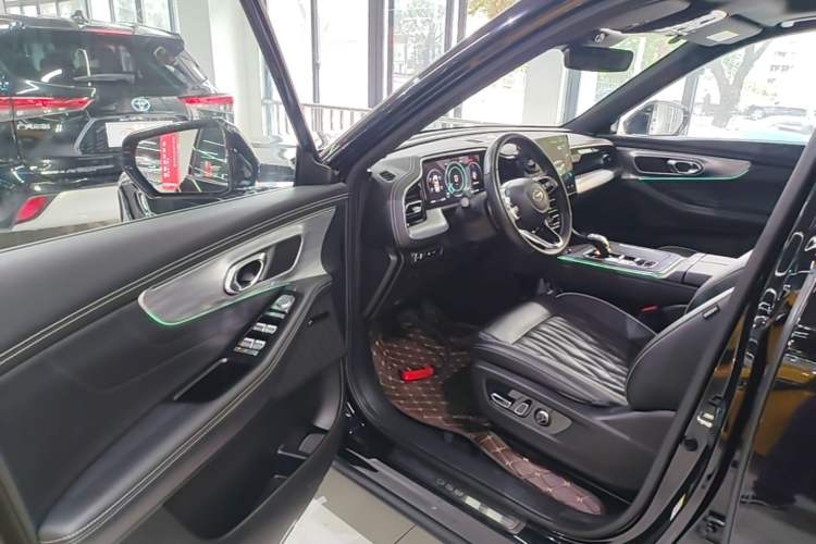 Used GAC Trumpchi GS8 2022 Linghang Series 2.0 TGDI Two-Wheel-Drive Luxury Smart Connectivity Version (7 Seats) Driver Seat
